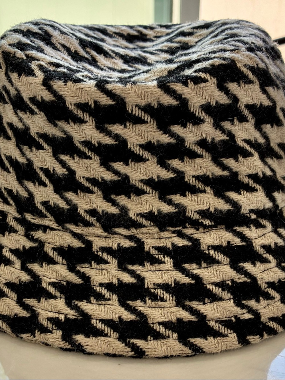 H&M Black & White Houndstooth Bucket Hat - Picture 2 of 3